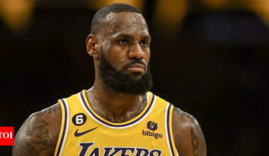 Why is LeBron James not playing tonight vs the Memphis Grizzlies? Latest update on the Los Angeles Lakers star’s injury report (October 31, 2025) | NBA News