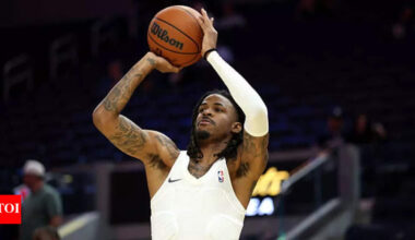 Is Ja Morant playing tonight vs the Los Angeles Lakers? Latest update on the Memphis Grizzlies star’s injury report (October 31, 2025) | NBA News