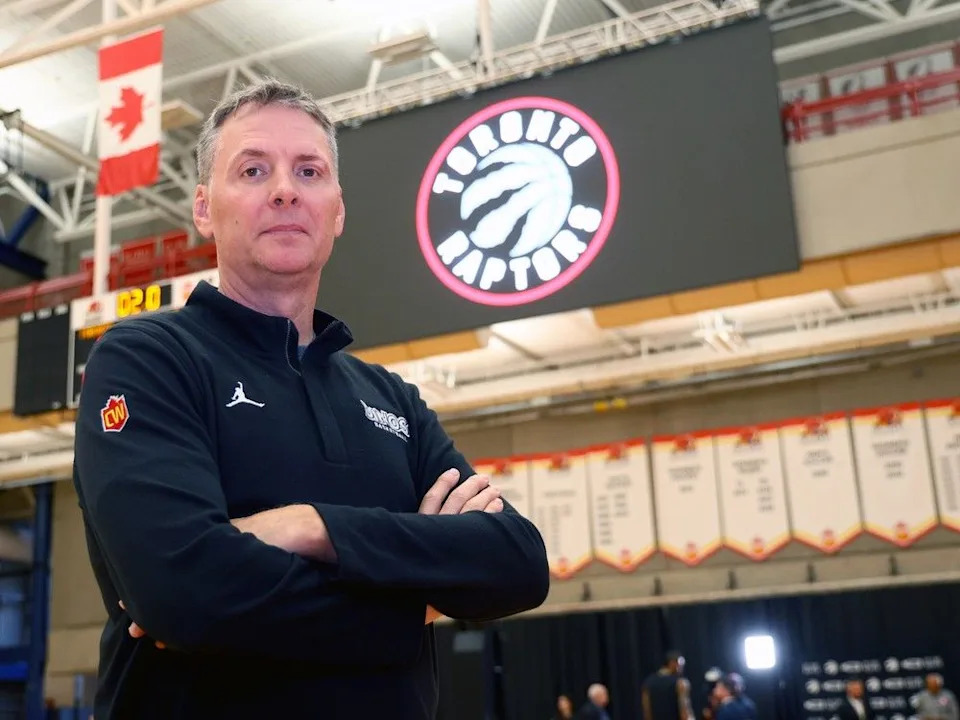  Calgary Dinos basketball coach Dan Vanhooren attends the Raptors’ camp on Thursday.