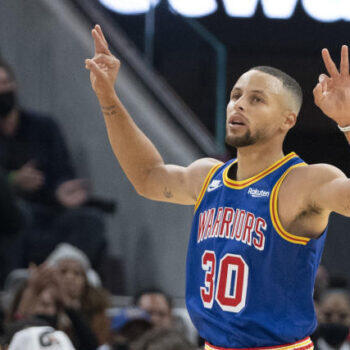 Stephen Curry’s Still Serving Buckets, Extra Spicy. Ask the Nuggets.