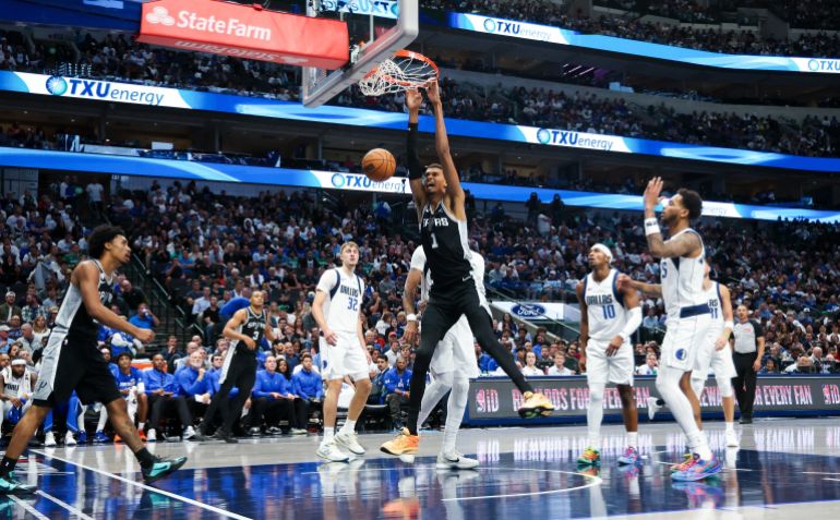 Victor Wembanyama in action.