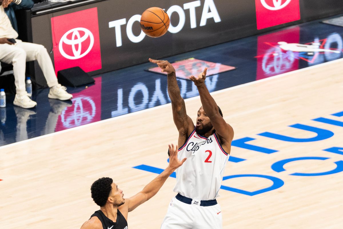 Los Angeles Clippers forward Kawhi Leonard (2) taking a jump shot during an NBA basketball game against the Portland Trailblazers, Sunday October 26th, 2025 in Inglewood, California. 