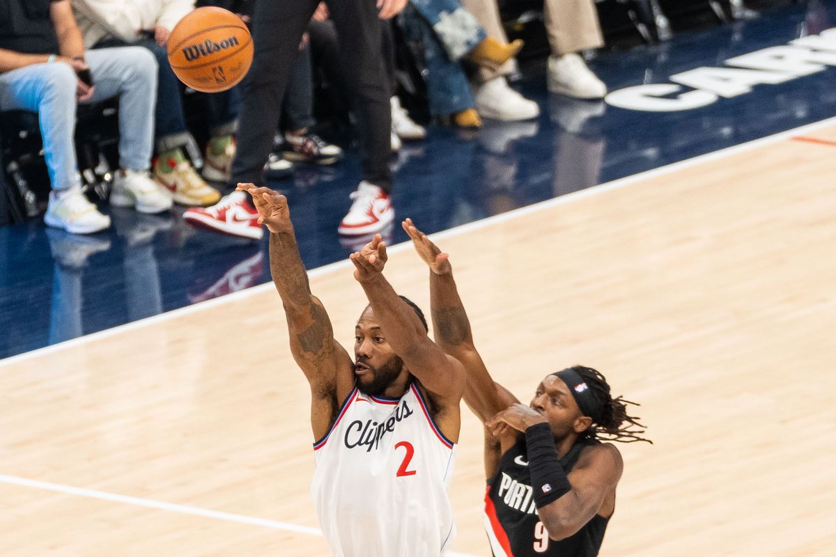 Los Angeles Clippers forward Kawhi Leonard (2) shoots a three pointer during an NBA basketball game against the Portland Trailblazers, Sunday October 26th, 2025 in Inglewood, California. 