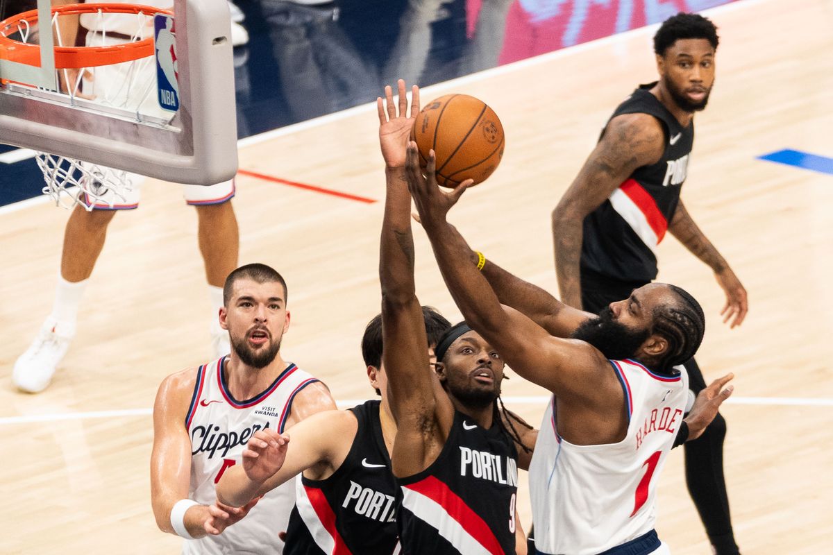 Los Angeles Clippers guard James Harden (1) goes for a lay up during an NBA basketball game against the Portland Trailblazers, Sunday October 26th, 2025 in Inglewood, California. 