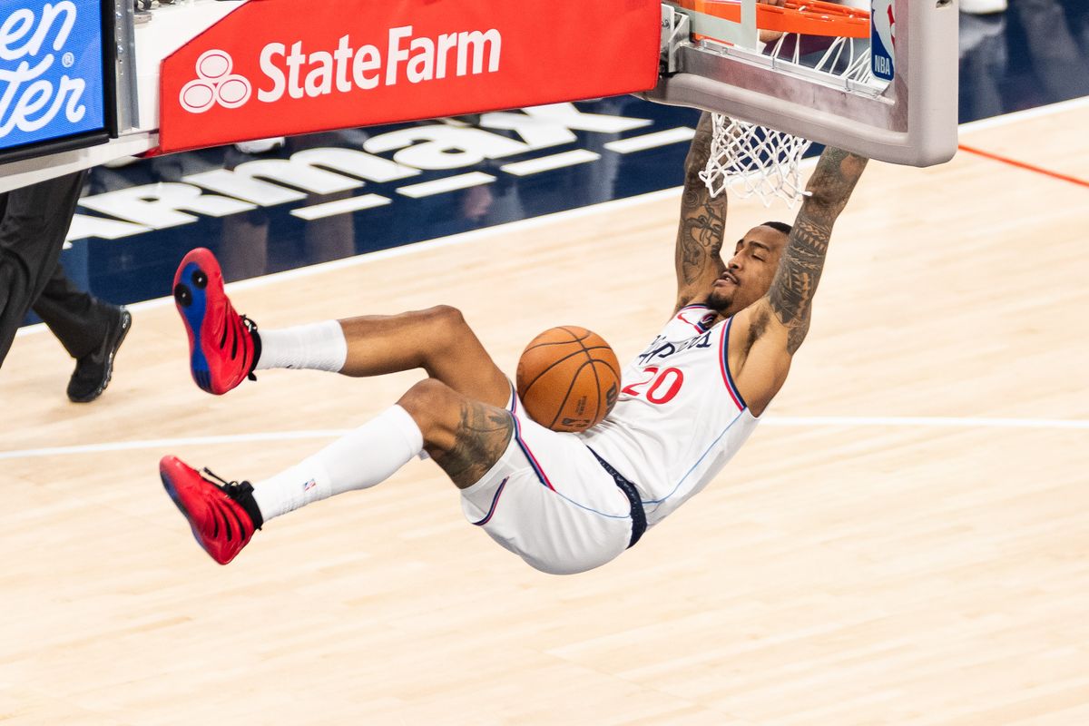 Los Angeles Clippers forward John Collins (20) dunk the ball during an NBA basketball game against the Portland Trailblazers, Sunday October 26th, 2025 in Inglewood, California. 