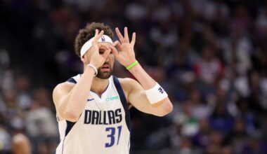 Klay Thompson needs to lead the Mavericks locker room