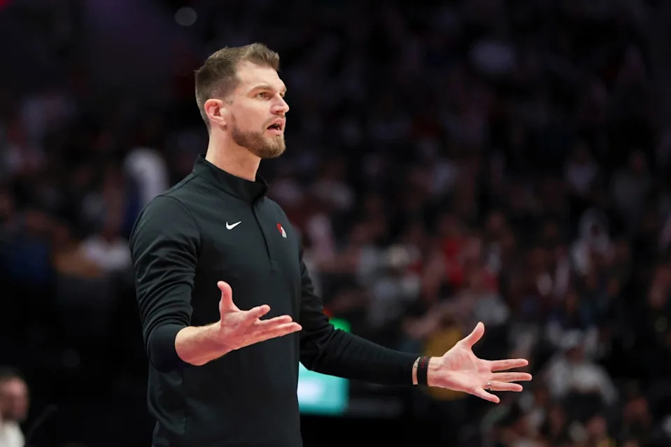 Tiago Splitter coaches from the sideline during the Trail Blazers’ Oct. 24 win. AP