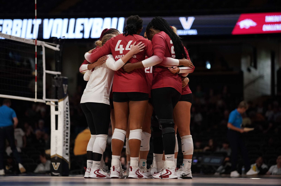Hogs Swept by Commodores in First-Ever Meeting Sunday