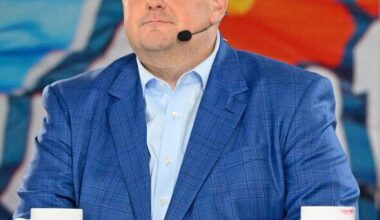 ESPN star in terrifying emergency landing ordeal on way to Lakers game