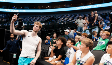 Richardson’s Liam McNeeley celebrates 20th birthday with homecoming game against Mavericks