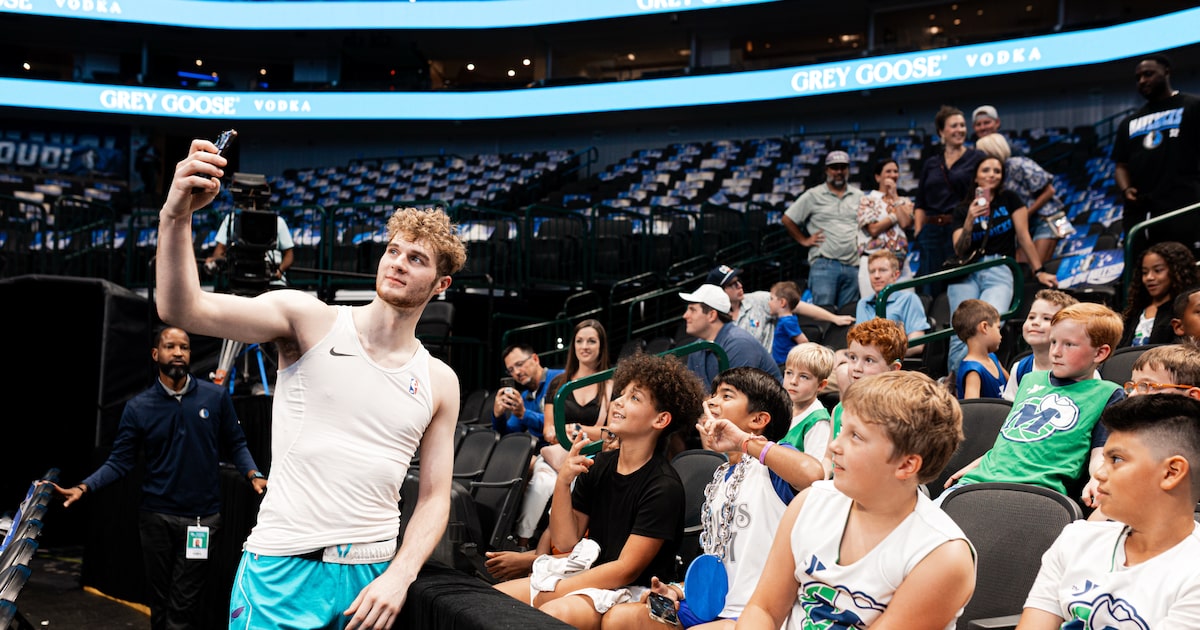 Richardson’s Liam McNeeley celebrates 20th birthday with homecoming game against Mavericks