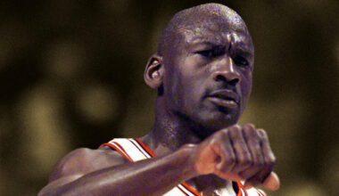 "I'm like, 'Oh, boy.' That made me nervous" - Scott Burrell on his terrifying first interaction with Michael Jordan in Chicago