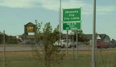 New signs celebrate Thunder’s Title ahead of season opener