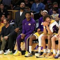 Lakers feel lack of LeBron in NBA season-opening loss | Nation