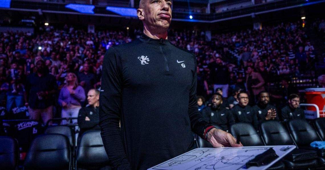 Sacramento Kings suffer second-half collapse in season-opening loss to Suns | Sports