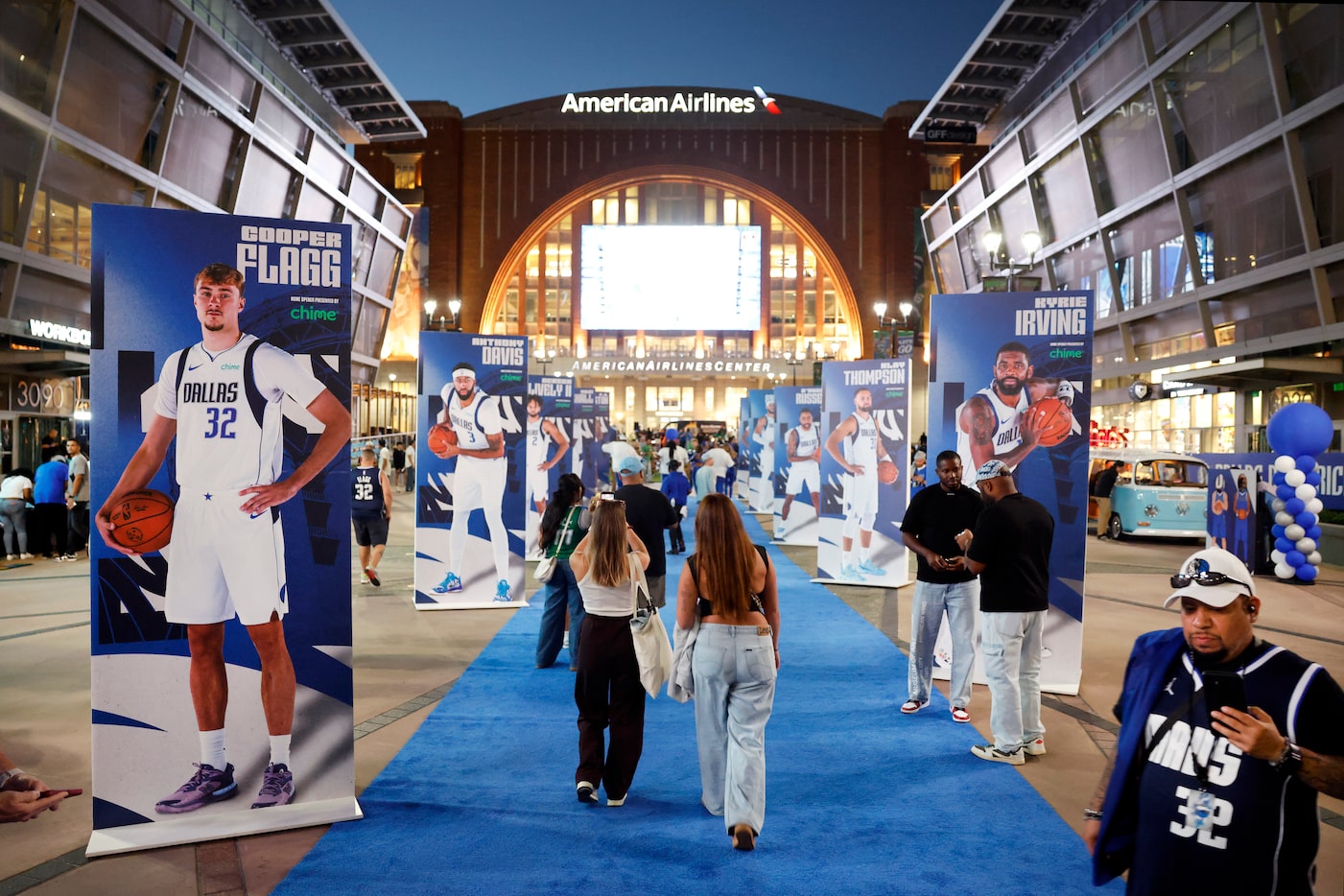 Dallas Mavericks fans arrive to the American Airlines Center in Dallas to see the Dallas...