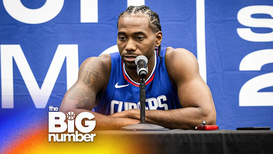 Kawhi Leonard answers questions at the LA Clippers media day. (Jason Armond / Los Angeles Times via Getty Images)