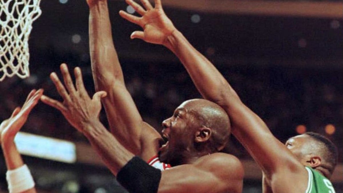 Si Green passes; Doug Smith signs