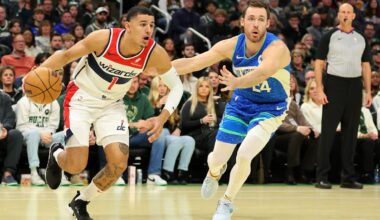 Former Badgers star Johnny Davis signs Exhibit 10 deal with Bucks