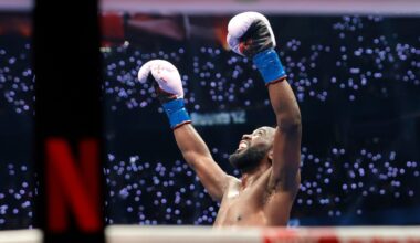 Suns honor boxing champion Terence Crawford at win against the Lakers