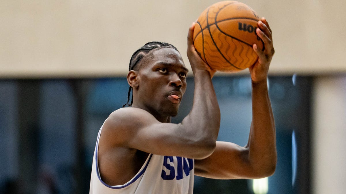 Suns reassuring second-rounder Rasheer Fleming he's an 'NBA player'