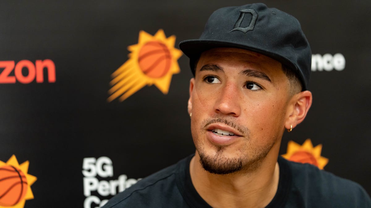 Inside look into Phoenix Suns' 7,500-mile flight for China Games