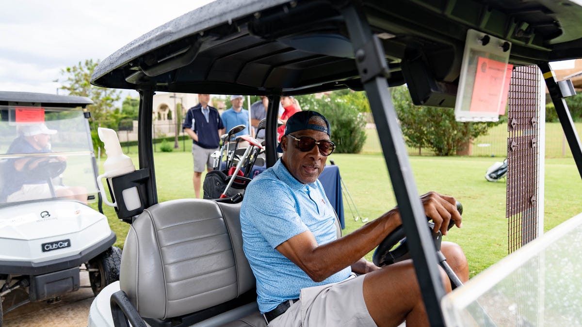 Julius Erving on facing 1970s-'80s Suns, WNBA’s rise, soul music icons