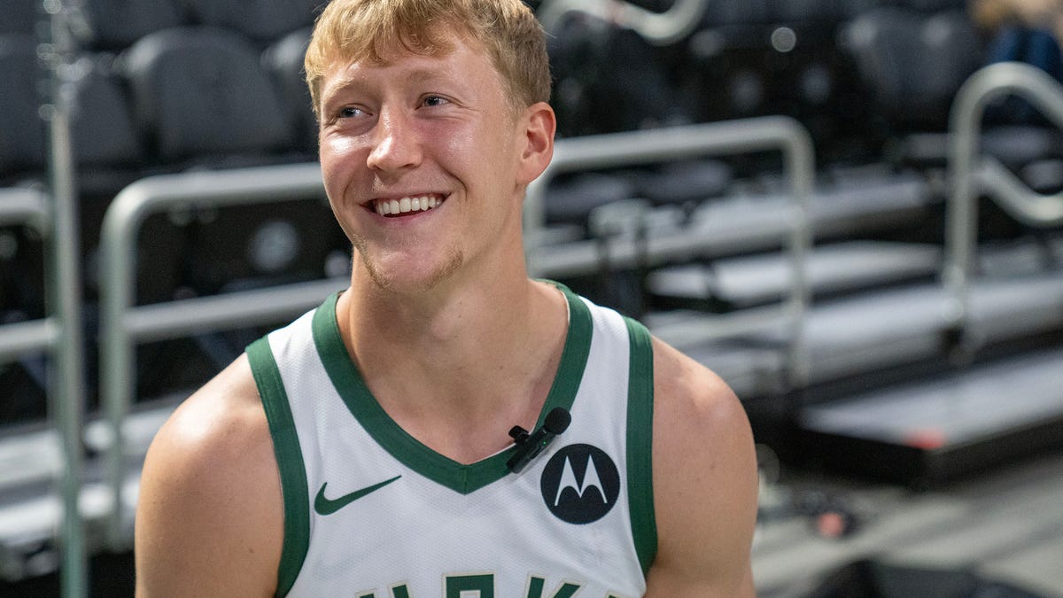 Bucks guard AJ Green agrees to a 4-year, $45 million extension