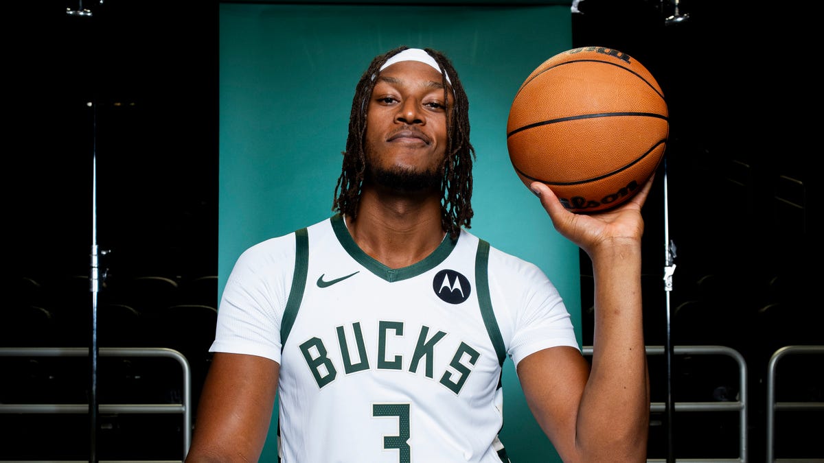 Milwaukee Bucks' Myles Turner visits Wisconsin's Apple Holler
