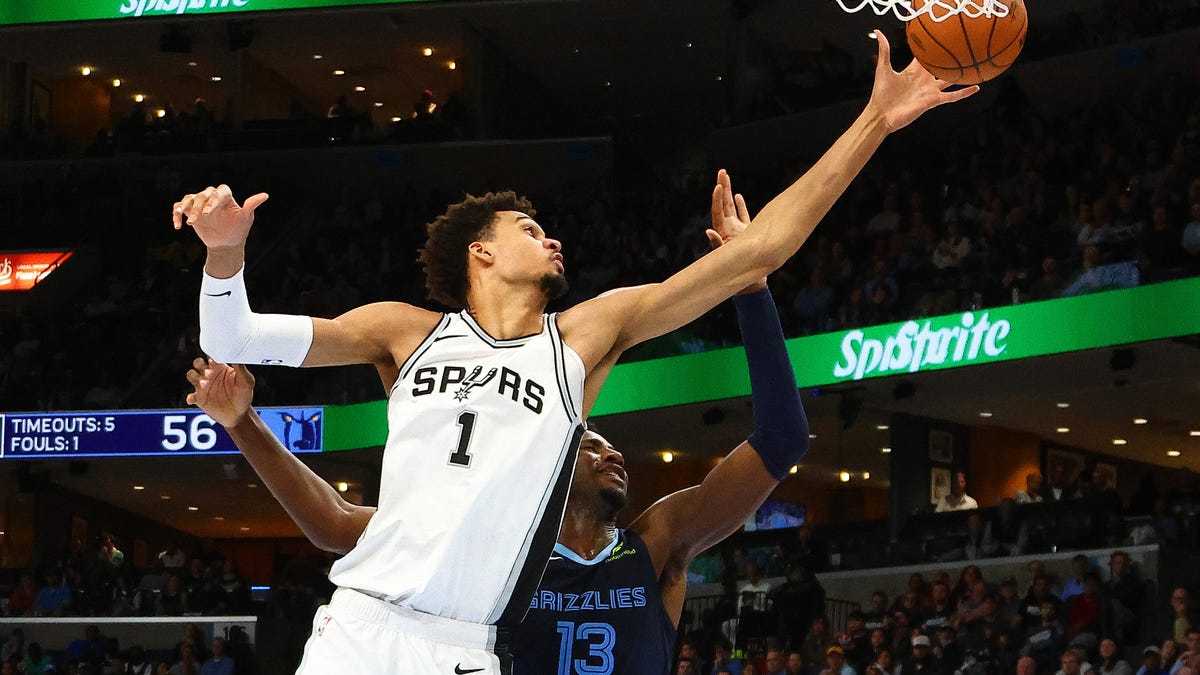 Victor Wembanyama actually grew, per the Spurs' latest roster