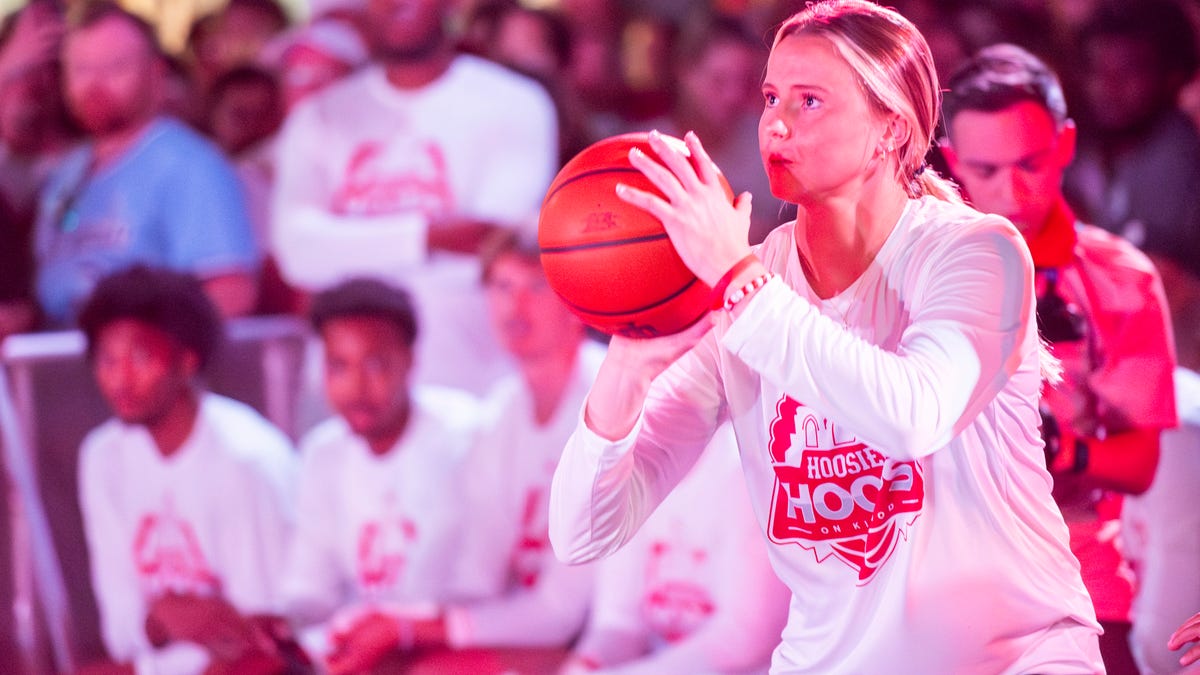 Indiana women's basketball locker room, leaders Shay Ciezki, Lenee Beaumont