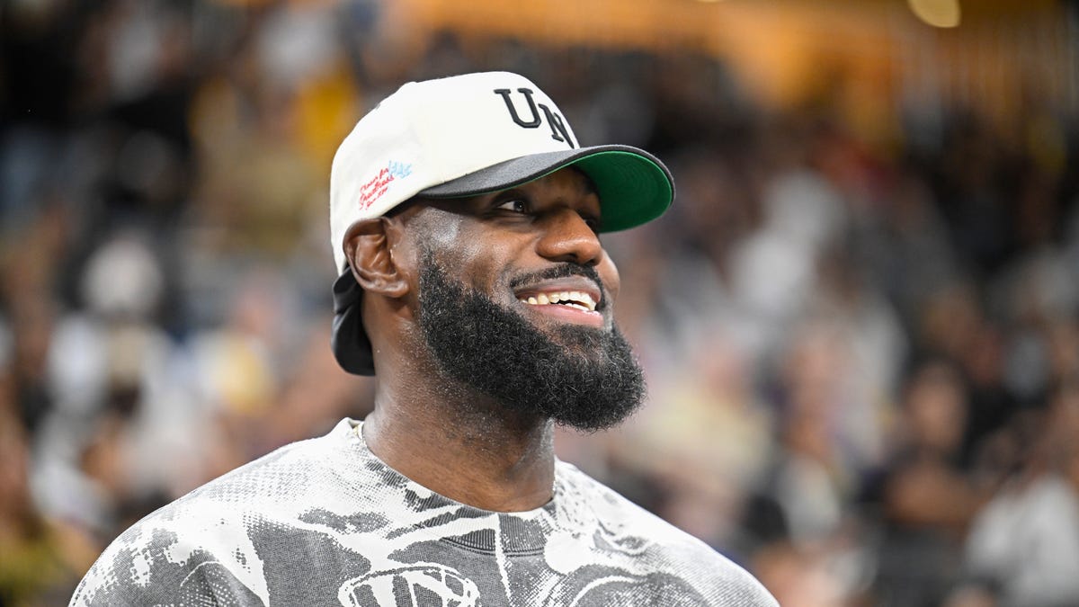 LeBron James announces mysterious 'Second Decision' on social media