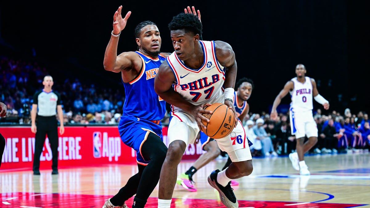 VJ Edgecombe throws down slam in loss to Knicks