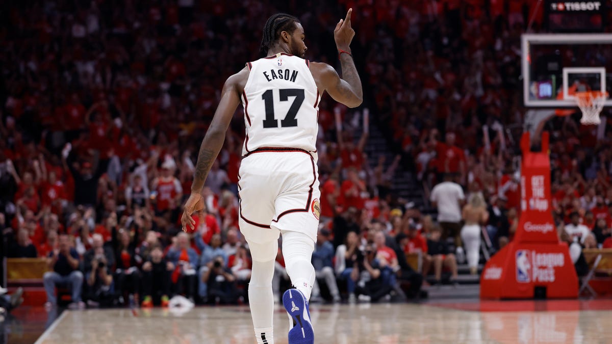In 2025 offseason, Rockets forward Tari Eason focused on mental growth