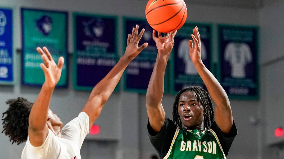 Caleb Holt cancels official visit