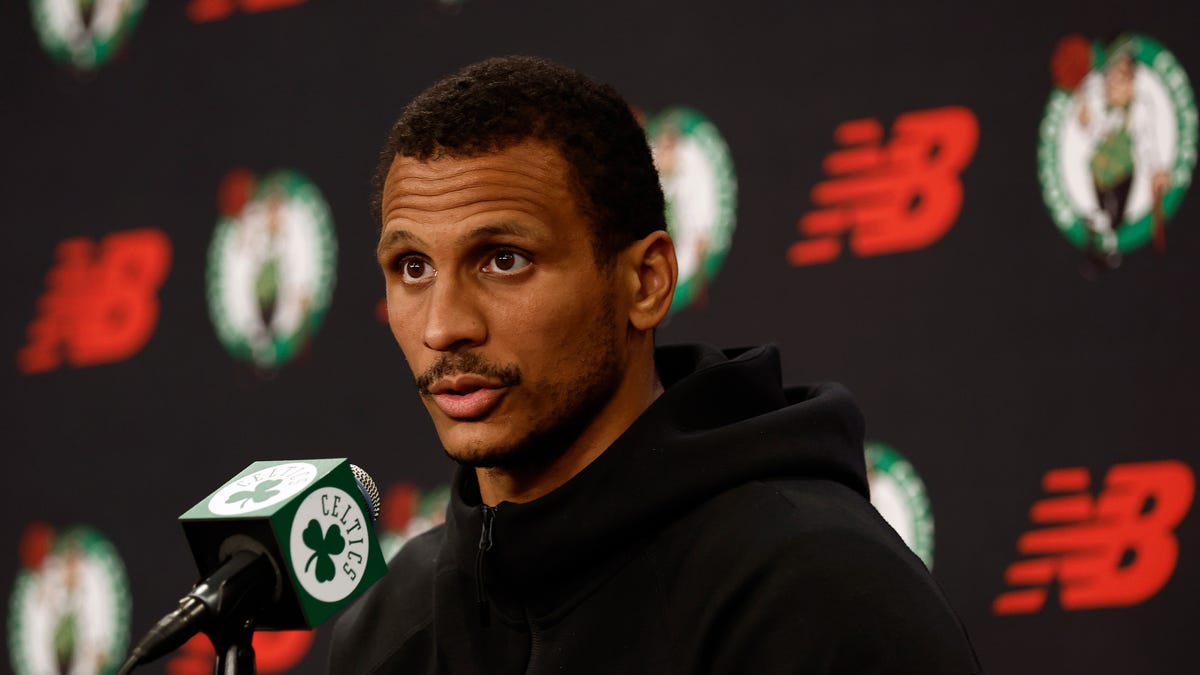 Joe Mazzulla on why (and when) Celtics more physical on defense