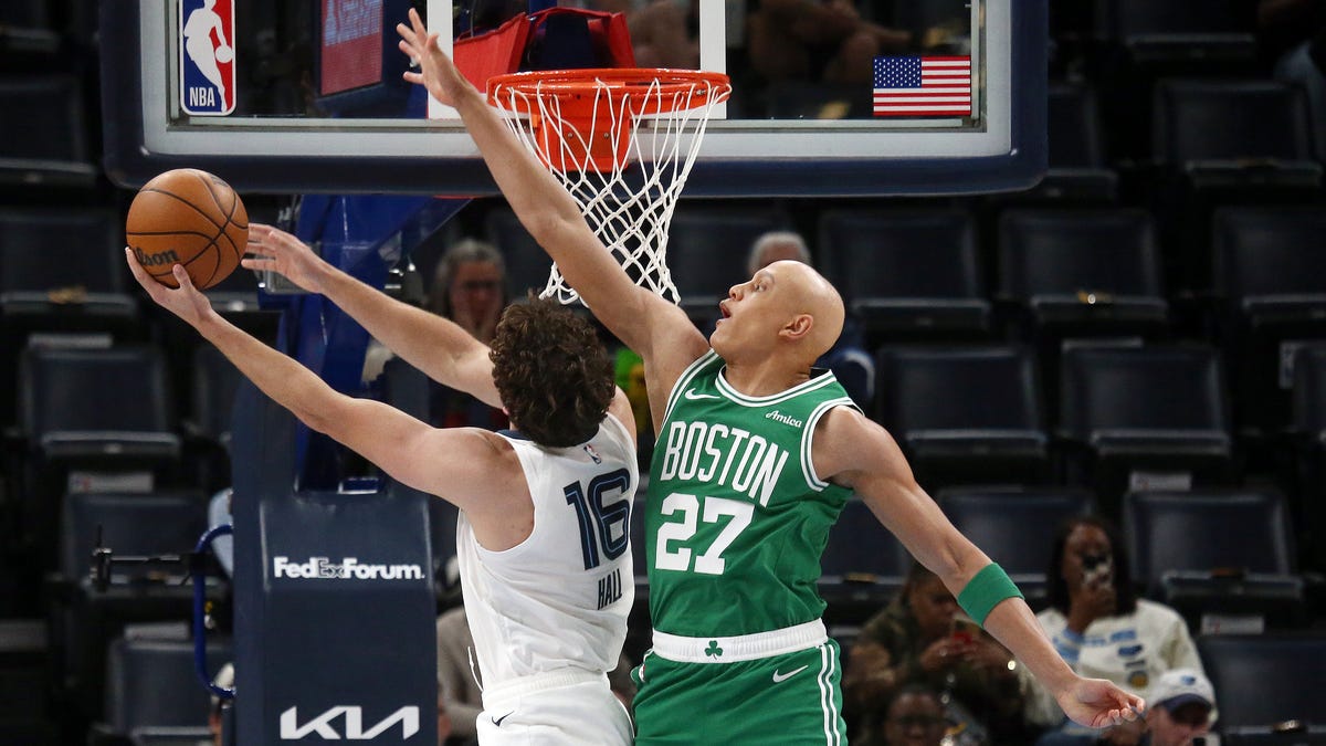 Celtics beat Grizzlies 121-103 in preseason debut (PHOTOS)