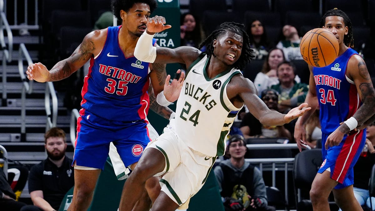 Milwaukee Bucks to waive 2023 second-round pick Chris Livingston