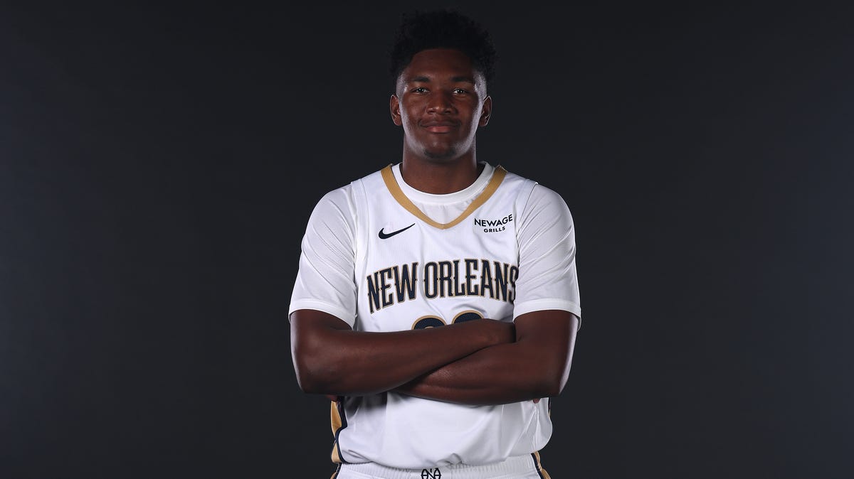 Rookie Derik Queen gives injury update on left wrist