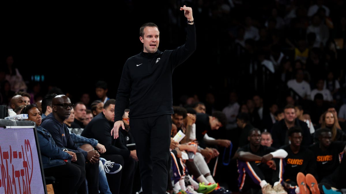 Phoenix Suns face Los Angeles Lakers after 'cool experience' in China