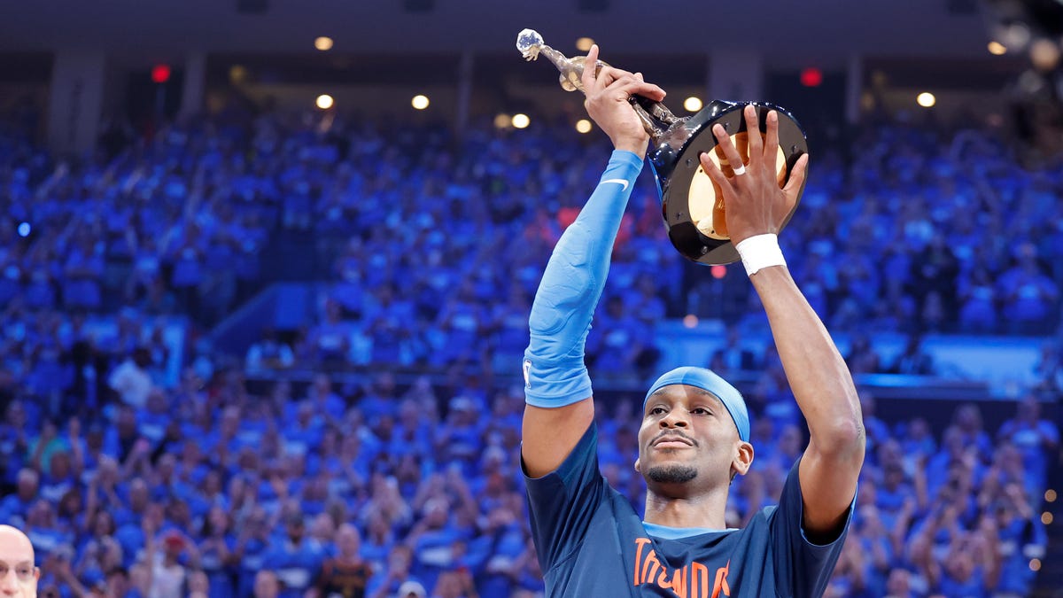 Why some NBA players will wear gold patches on their jerseys now