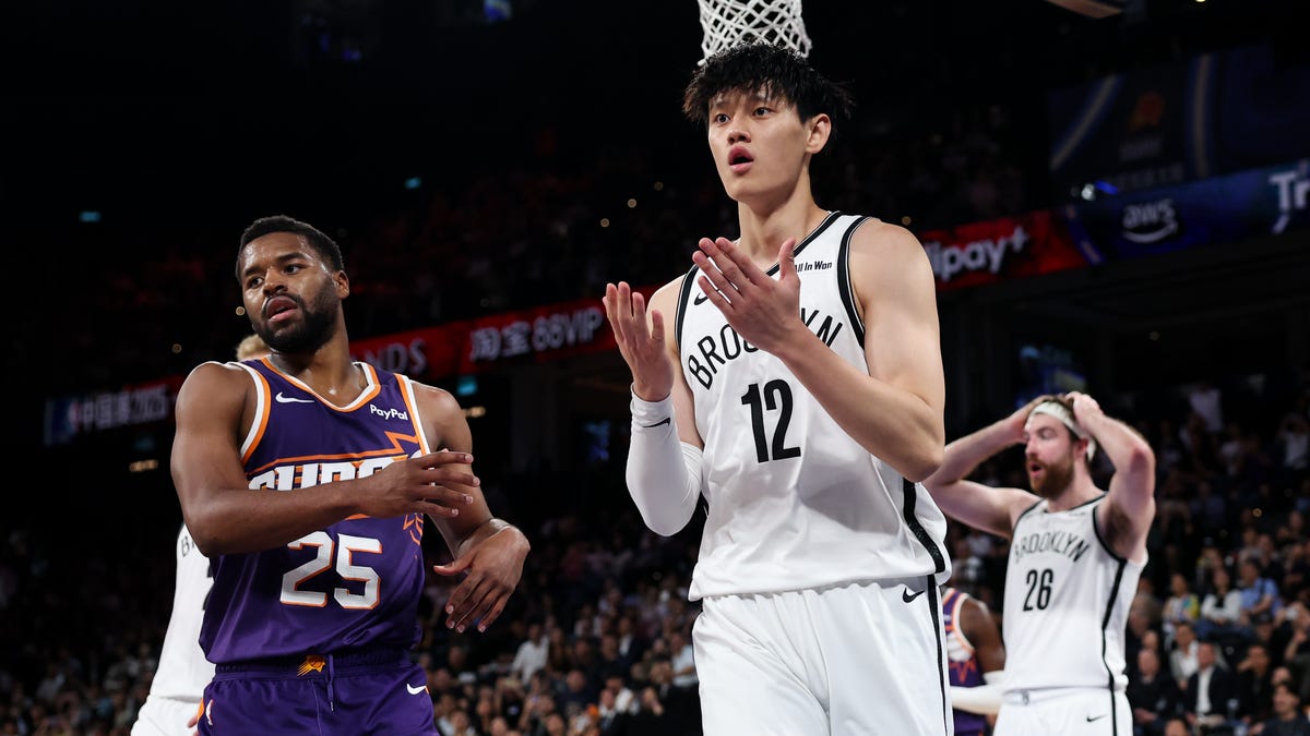 Nets waive Fanbo Zeng; sign forward Grant Nelson