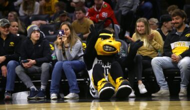 Fans get first look at new courtside Iowa basketball student seating