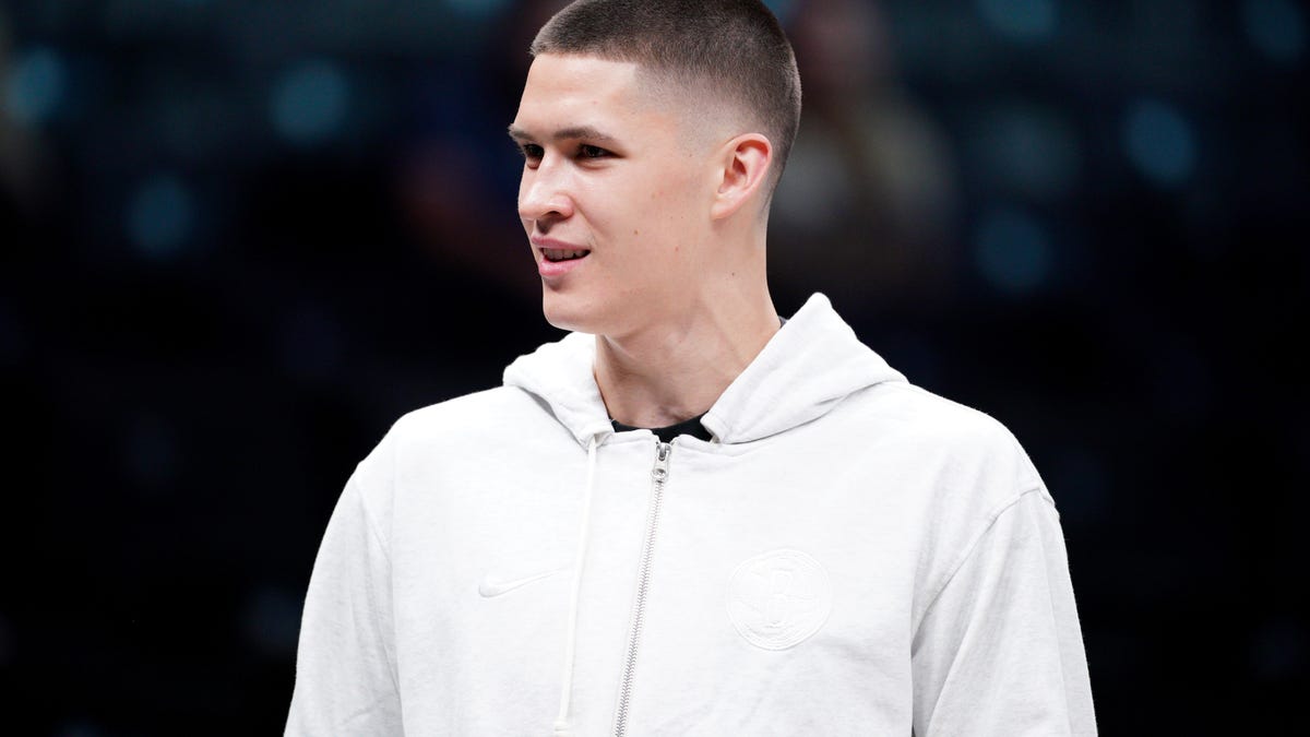 Egor Dёmin finishes in double figures in preseason debut