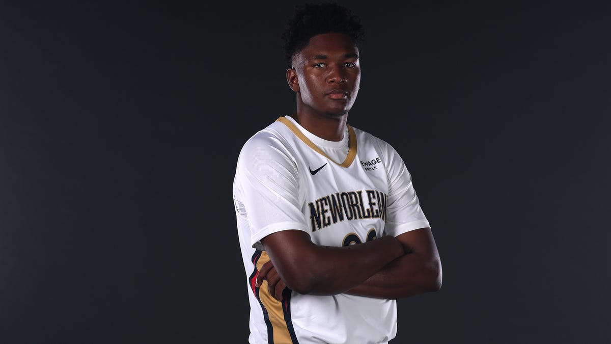 Derik Queen cleared to play in opener on Wednesday