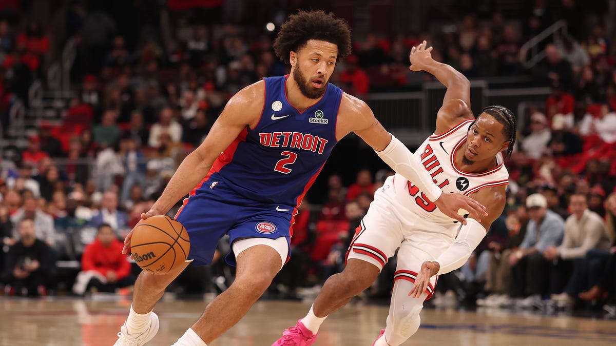 Pistons' late comeback falls short in season-opening loss at Chicago