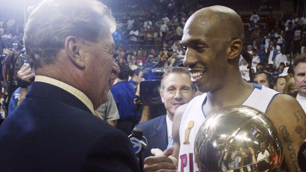 Former Detroit Pistons star Chauncey Billups charged in federal gambling probe