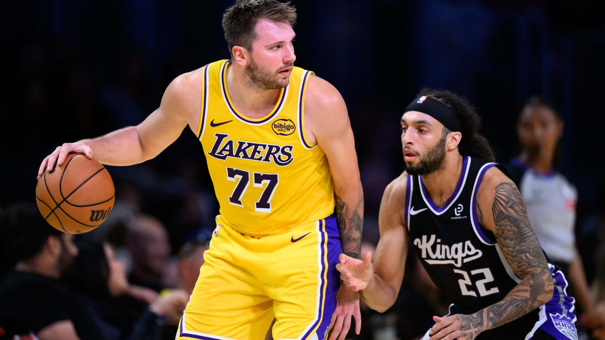 Lakers release injury report for Sunday's game versus Kings