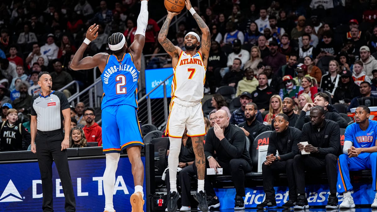 Best images from Thunder's 117-100 win over Hawks