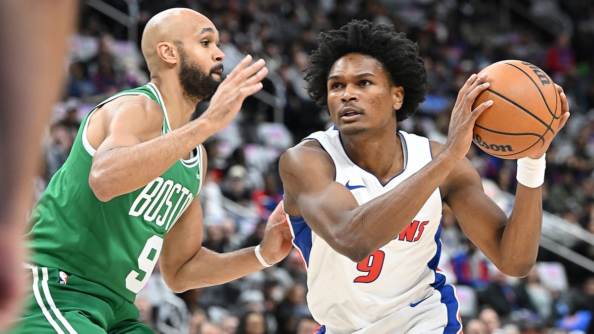 Pistons feed off crowd's energy, power past Celtics in home opener